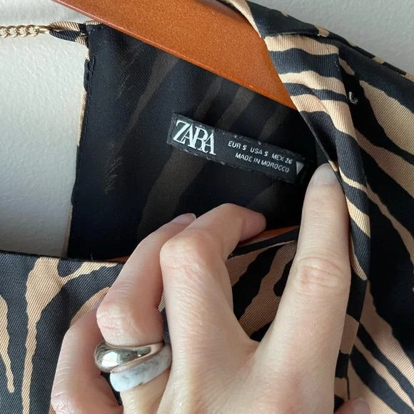 Zara Satin Effect Animal Print Zebra Cropped Long Sleeve Blouse Small - Picture 4 of 4